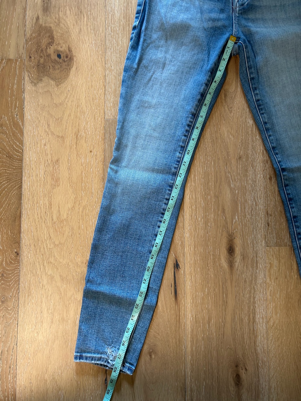 Frame Denim Light Blue Skinny Jeans - Picture 2 of 7